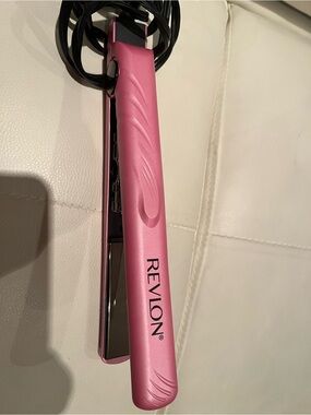 Revlon Pink Ceramic Hair Straightener